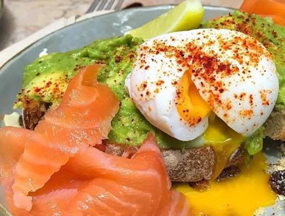 Tartine d'Avocat, Oeuf mollet et Saumon fumé :: Les Recettes de Sylvie